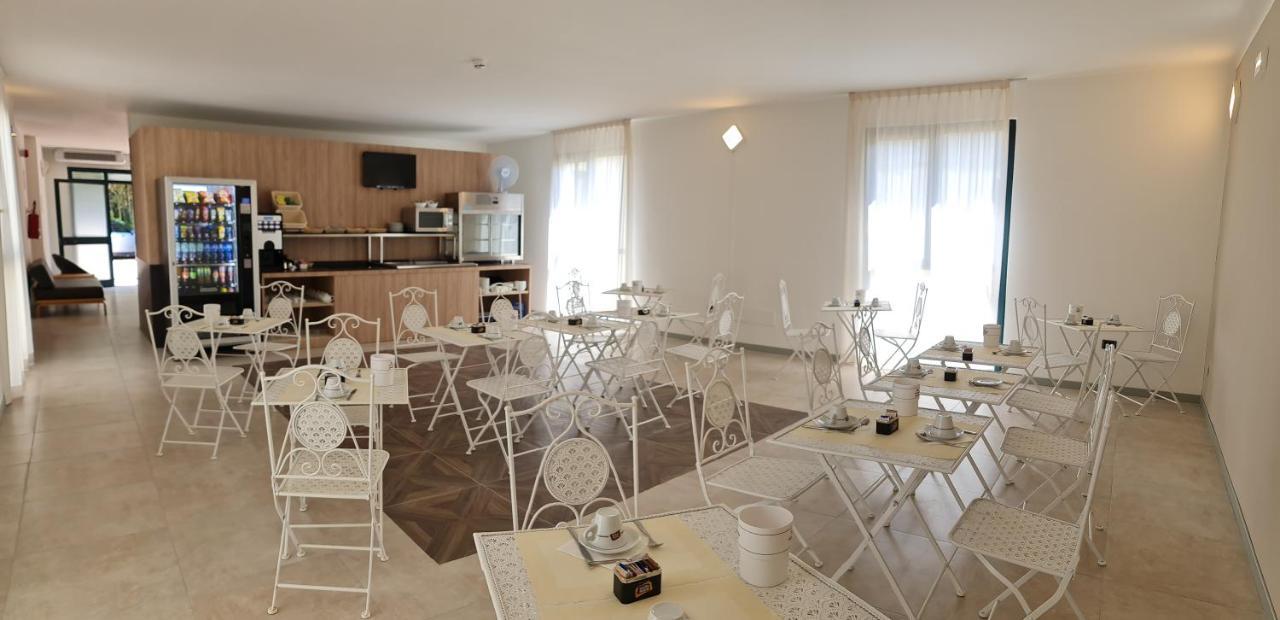 Aquasole Hotel Mercallo Eksteriør billede