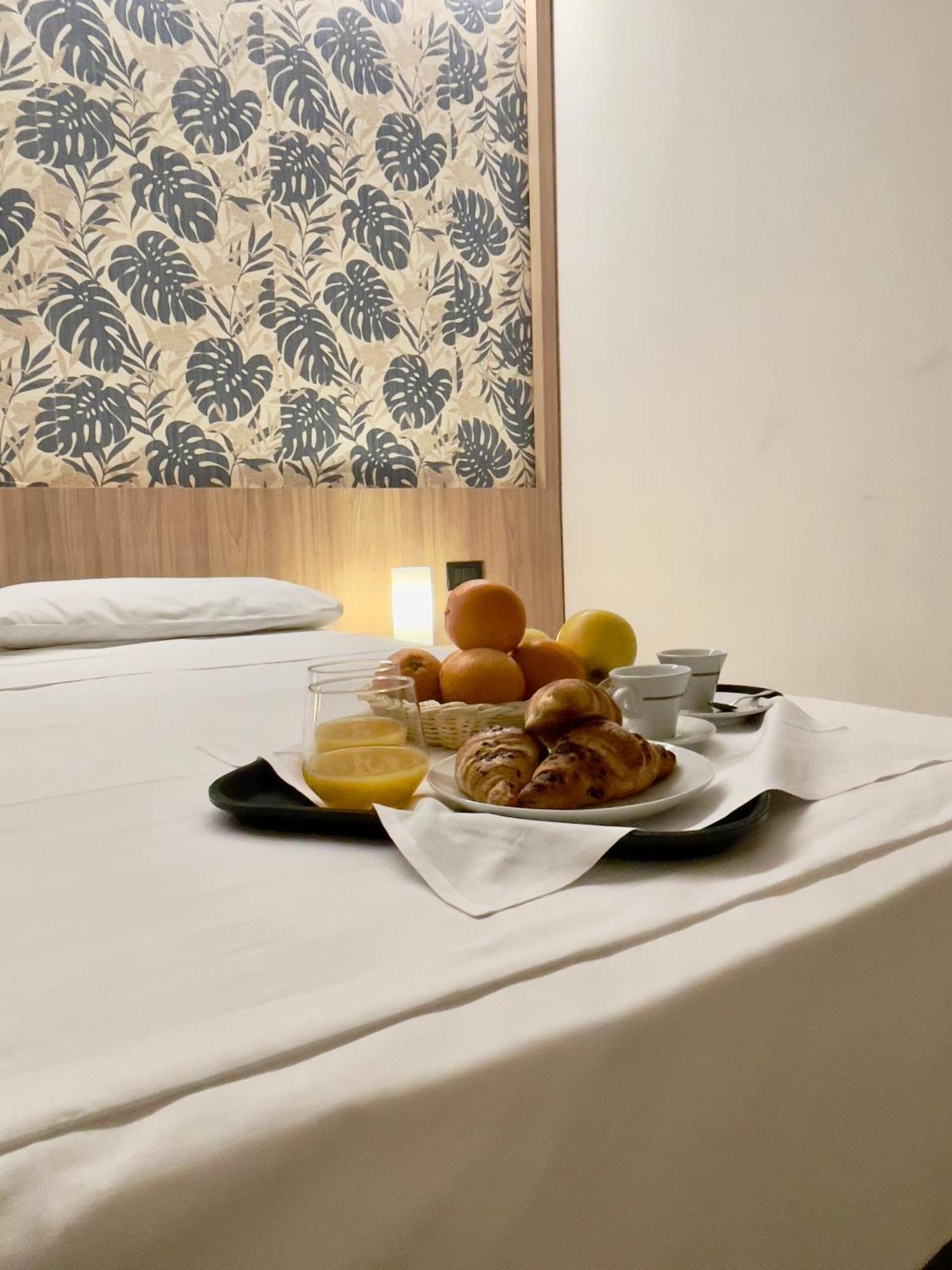 Aquasole Hotel Mercallo Eksteriør billede